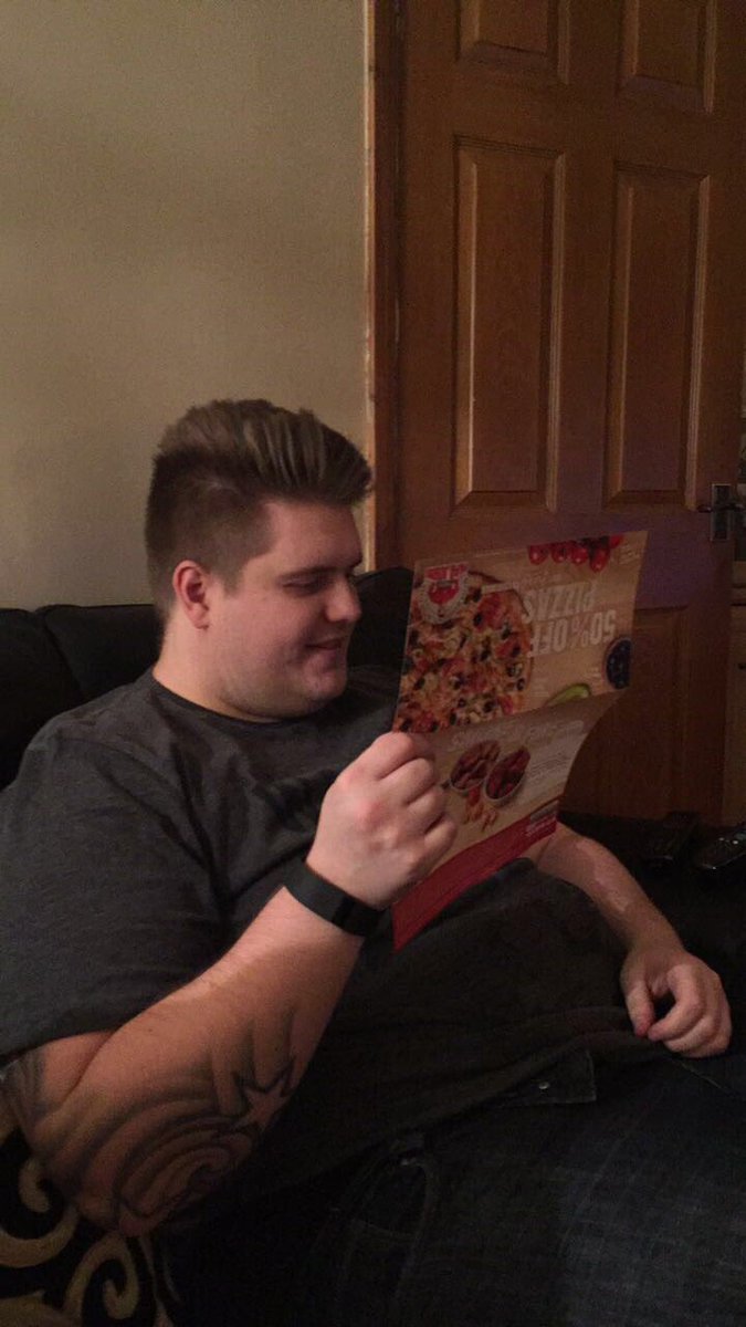 nico_2091's tweet photo. In his element @theRealEnzoMac  😂 #fatty #pizza https://t.co/Ae2eN8Y51h