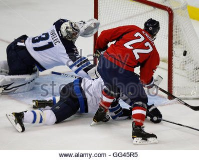 robpizzola's tweet image. This legend returns to the crease tonight. #Pavelec