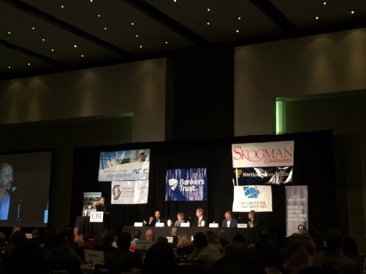 rollit98's tweet photo. Excellent keynote by @philipilevy and a great panel chat. Thanks @CBJournal for organizing  #CBJecon https://t.co/2mO1I9zh3w