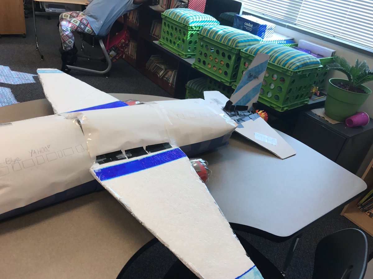 STEMyBee's tweet photo. #modeltchallenge reimagined for #HudsonPBL 5th and 3rd grade collaboration of aircraft from different eras of aviation! @kevinhoneycutt https://t.co/zPCD6u9XZP