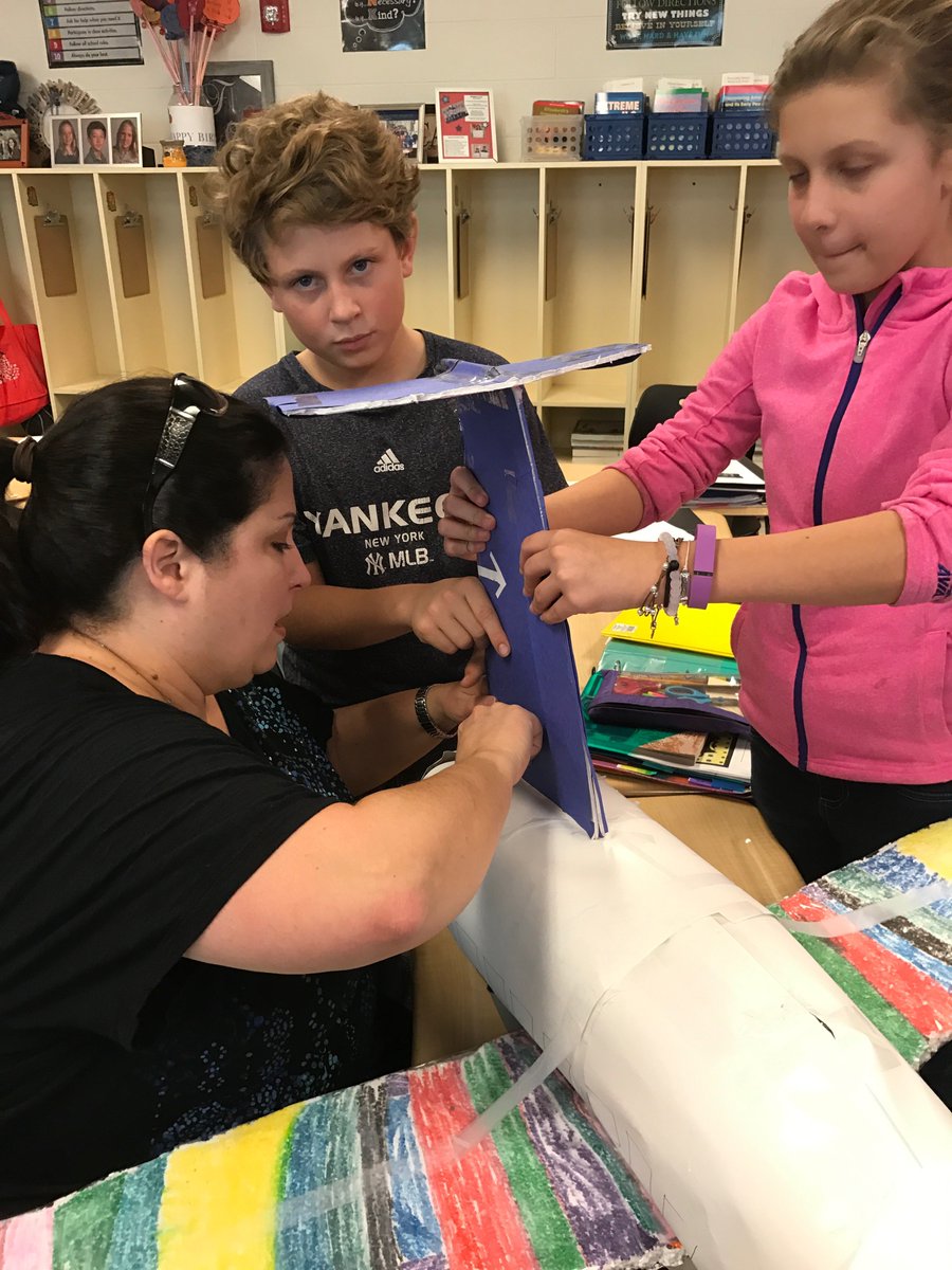 STEMyBee's tweet photo. #modeltchallenge reimagined for #HudsonPBL 5th and 3rd grade collaboration of aircraft from different eras of aviation! @kevinhoneycutt https://t.co/zPCD6u9XZP