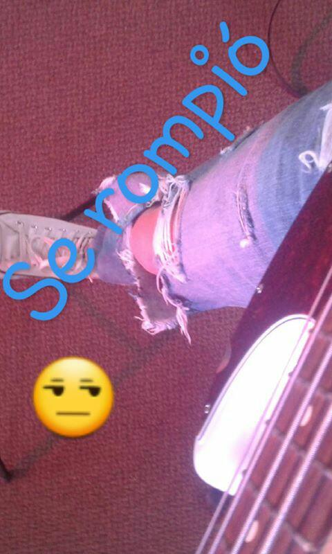 torresnico22's tweet photo. #livemusic rompí mis pantalones https://t.co/VoubGImPDq