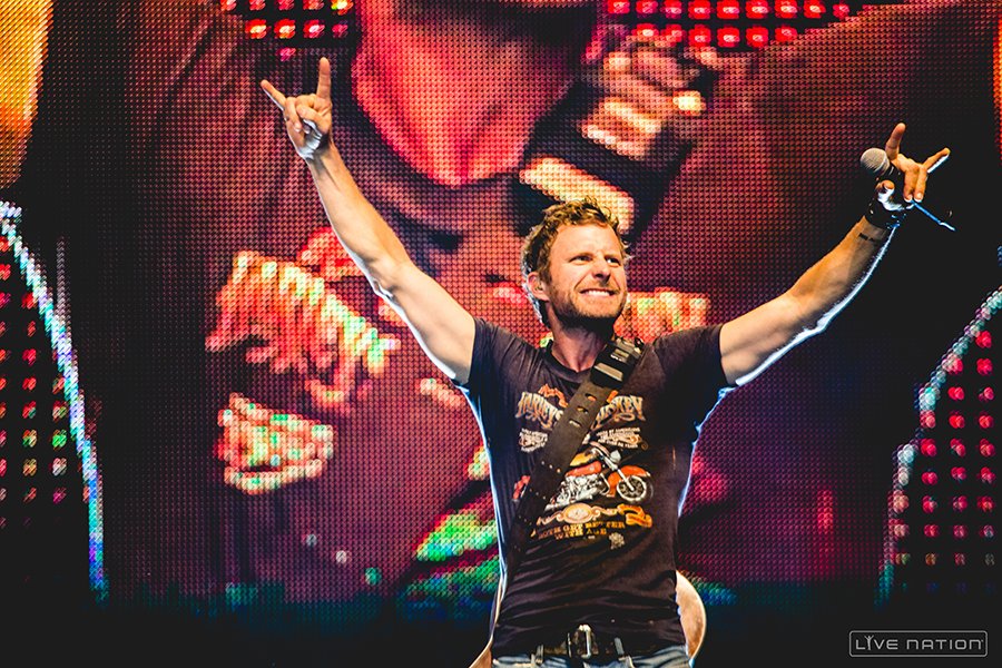 MSU_SA's tweet photo. Want a chance to win tickets to see @DierksBentley in concert? @MSU_SA wants to send you! Follow &amp; RT for a chance to win https://t.co/fhYZETZ4F8