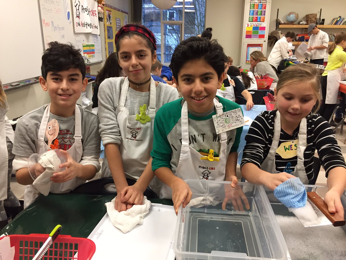 Project_CHEF's tweet image. Cleaning up is part of the #cookingprocess and our young chefs embrace it. A social time to connect. #kitchencleanup #dishwashing