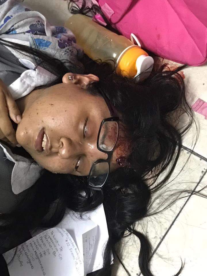 tiooso_'s tweet photo. Deberían despedirla por quedarse dormida en clases
#MásMasacresEnMéxico https://t.co/AP04NbG1Wg