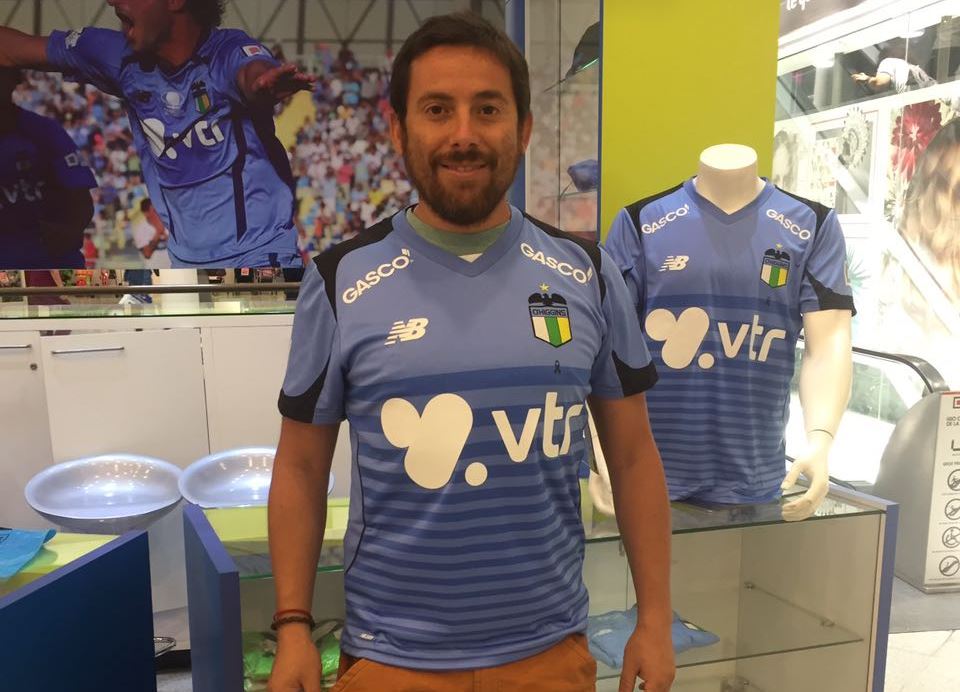 Partió la venta de la camiseta 2017 en el módulo del nivel -1 <a href="/MallPatioRcga/">Mall Patio Rancagua</a> Como este fanático, no dejes de tener la tuya!
#ComoNingunaOtra