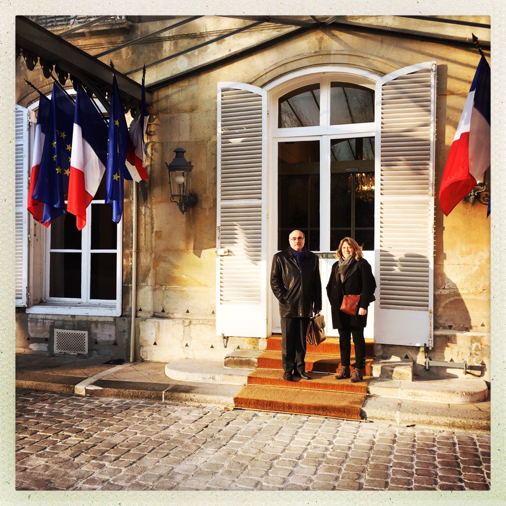 lucfarre's tweet photo. J'ai rencontré Gérard Larcher, Président du Sénat avec Luc Bérille et Florence Dodin #UNSA #dialogue_ social https://t.co/aBmuaBZtWH