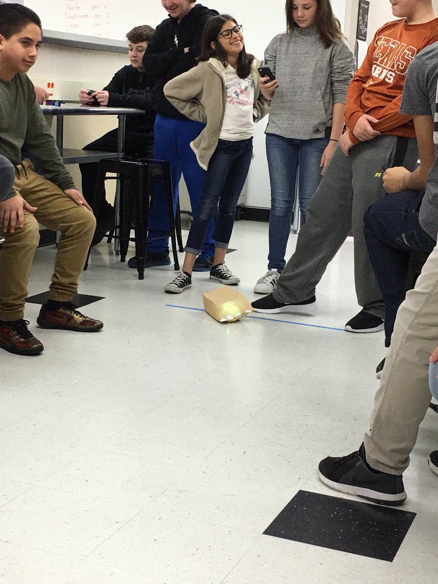 jill_fay's tweet photo. Chariot races in #5thPD #fablab with @Sphero #rlchat #rcmspride #steam https://t.co/FZEEnz9ffK