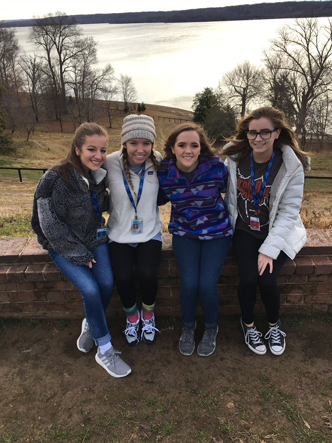 ghsNYDC's tweet photo. @shelby_layne17 @abby_oneal17 @callierayek @that_weiss_girl https://t.co/QWBWpcs3la