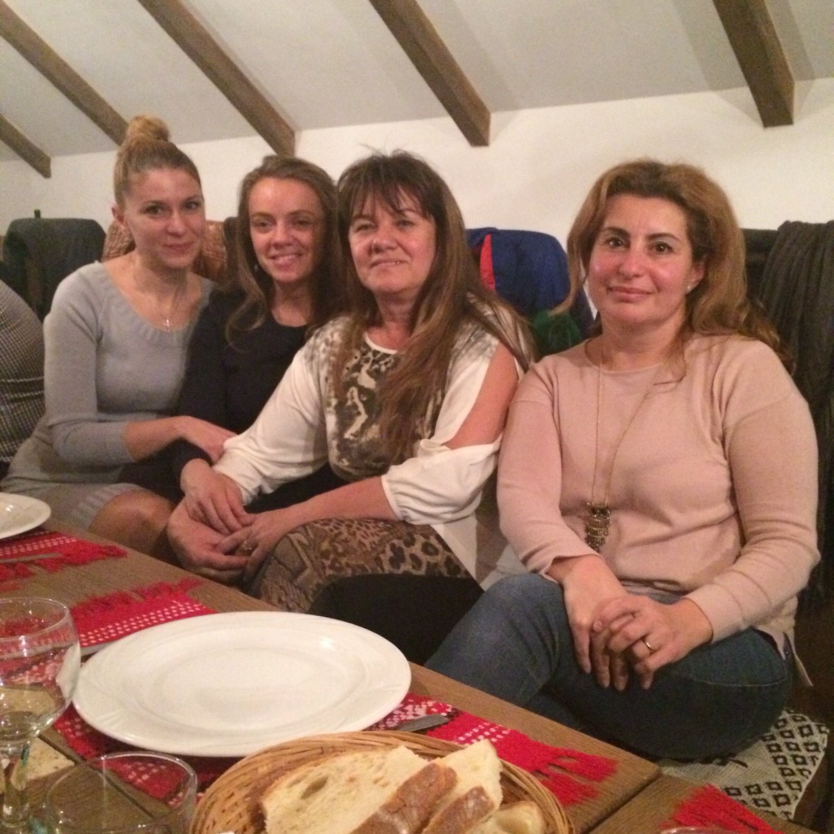 Agnesa Lobo (@maricicavoina) on Twitter photo 