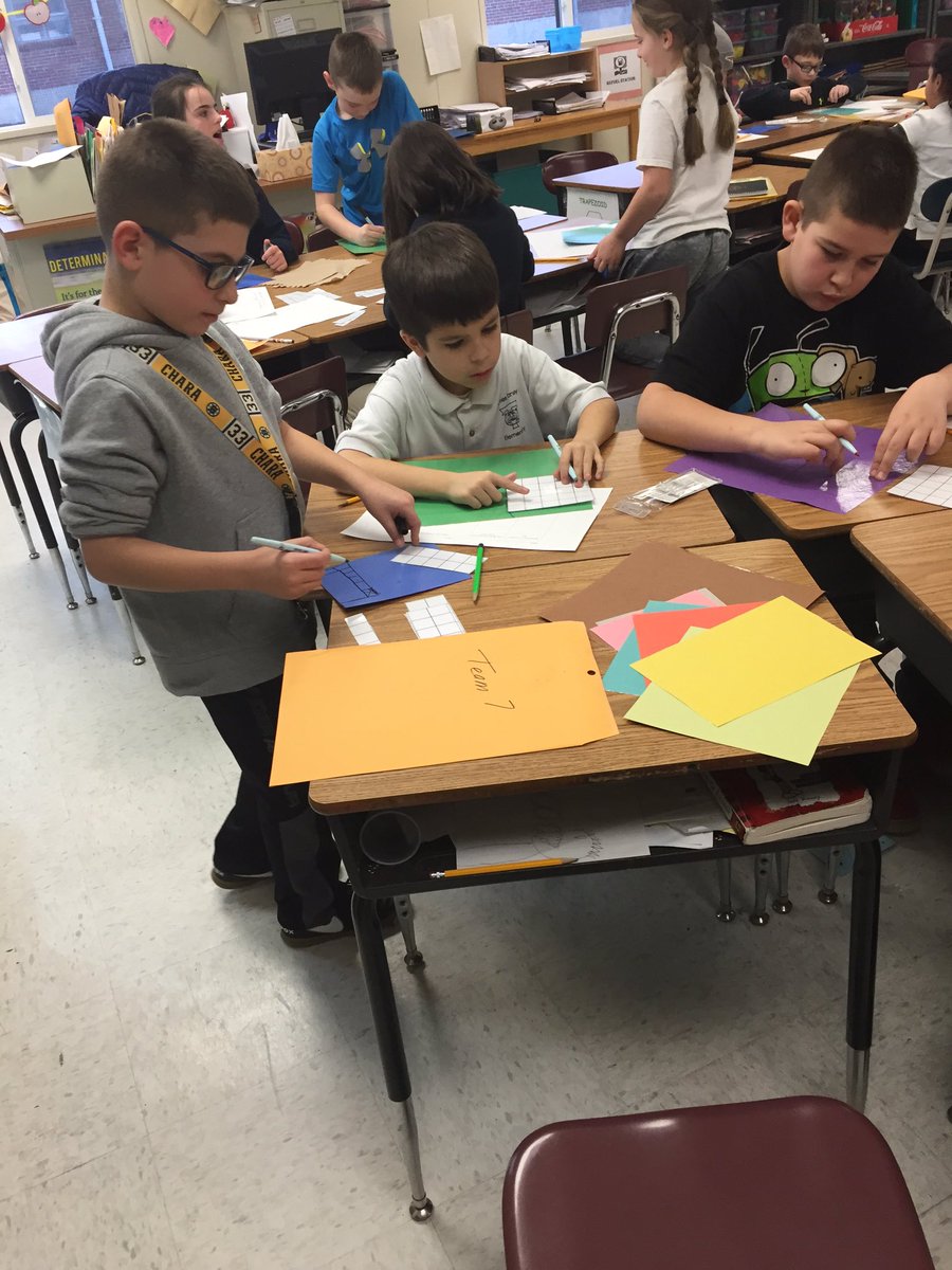 MrsLeeGrade3's tweet photo. Small arrays are a big help! #muffles #tanseycares @Frps_Tansey https://t.co/63D1DPWA21