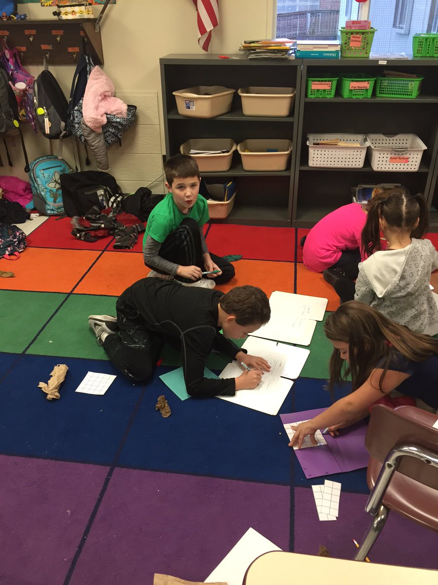 MrsLeeGrade3's tweet photo. Small arrays are a big help! #muffles #tanseycares @Frps_Tansey https://t.co/63D1DPWA21
