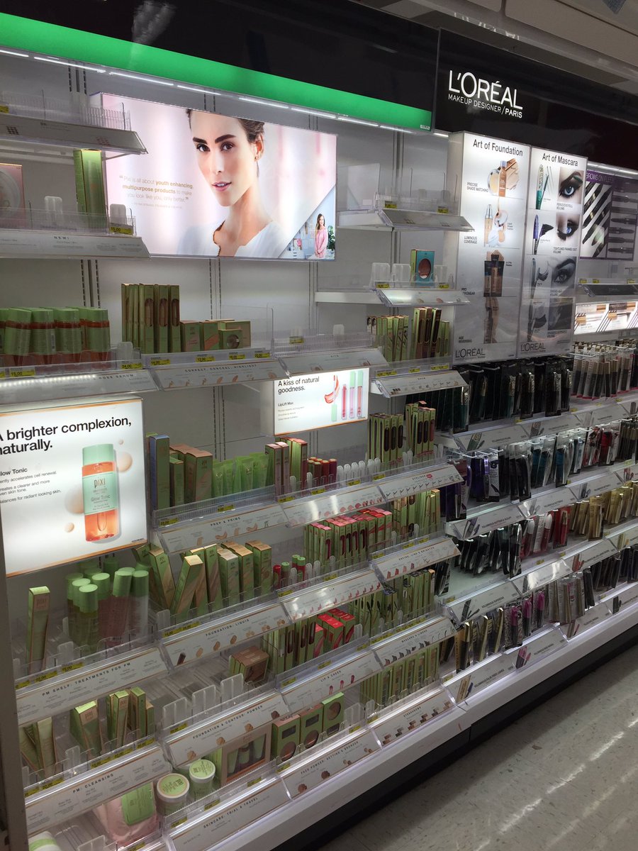 Very proud of my little Plano team ;) all of cosmetics set and pushed in one night! Beauty aisles look sharp 😉