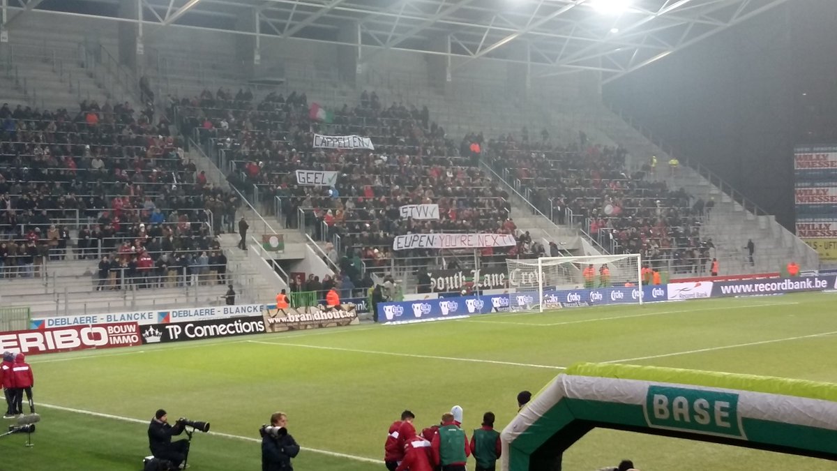 M_van_Bakel's tweet photo. Boeren boeren #zwaeup  #esseveelive https://t.co/Xq4TgrBITd