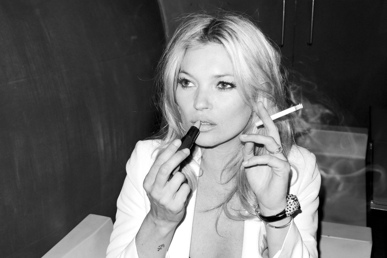 \"I haven t partied since last Friday.\"
Happy belated birthday to our favorite bad girl, Kate Moss! 