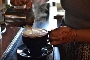 HudsonValleyMag's tweet photo. Need a good rainy day retreat? These 5 cozy coffee shops are perfect for drying off and fueling up. https://t.co/d07Ypbxcka https://t.co/ocIgxoMTgz