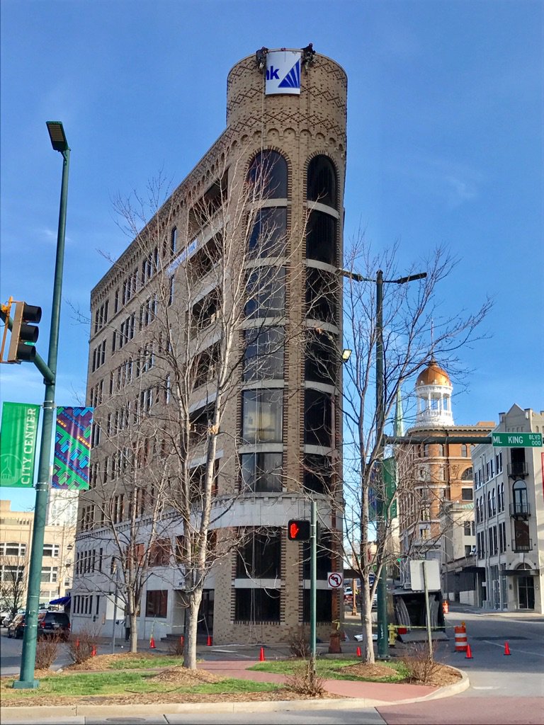 SnyderSignsInc's tweet photo. It's a bird! It's a plane! No--it is Matt Marshall and his crew doing some incredible work! https://t.co/D23z776RF2