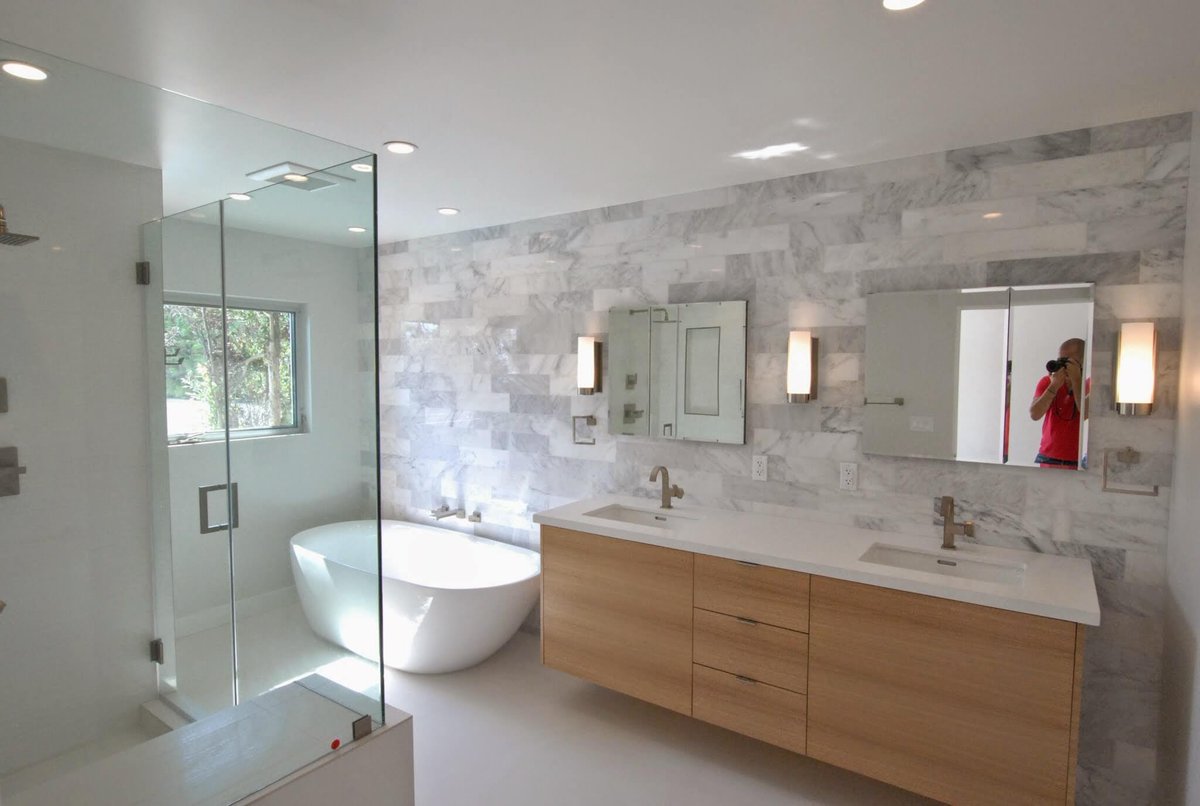 PreciseHome's tweet image. #bathroomremodeling #bathroom #island #hardwoodfloor #backsplash #sink #appliances #cabinets #losangeles #homedesign
 Call 800.805.0692