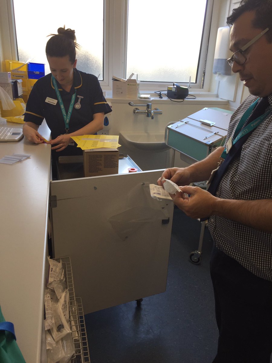 Jospeakuptome's tweet image. Supporting our inventory manager this morning @rcht #scanforsafety #productiveward