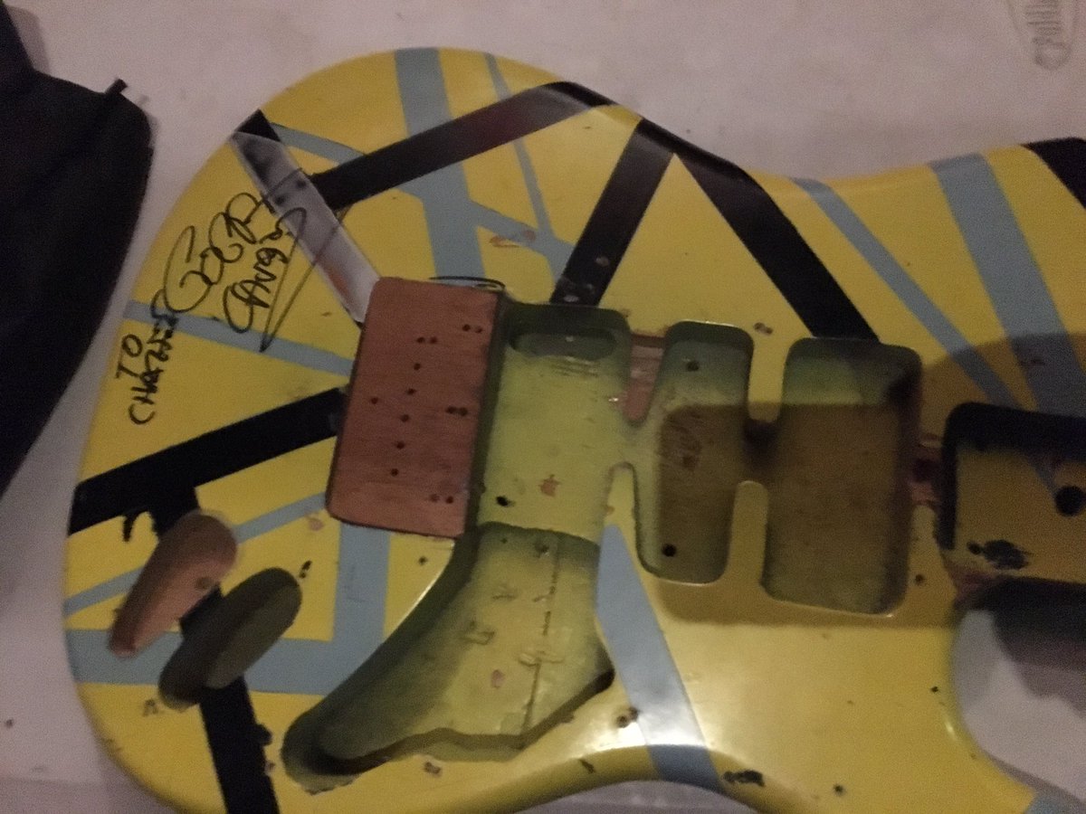 cft's tweet image. Guitar body signed by #PoppaChubby, so chuffed!  #100Club