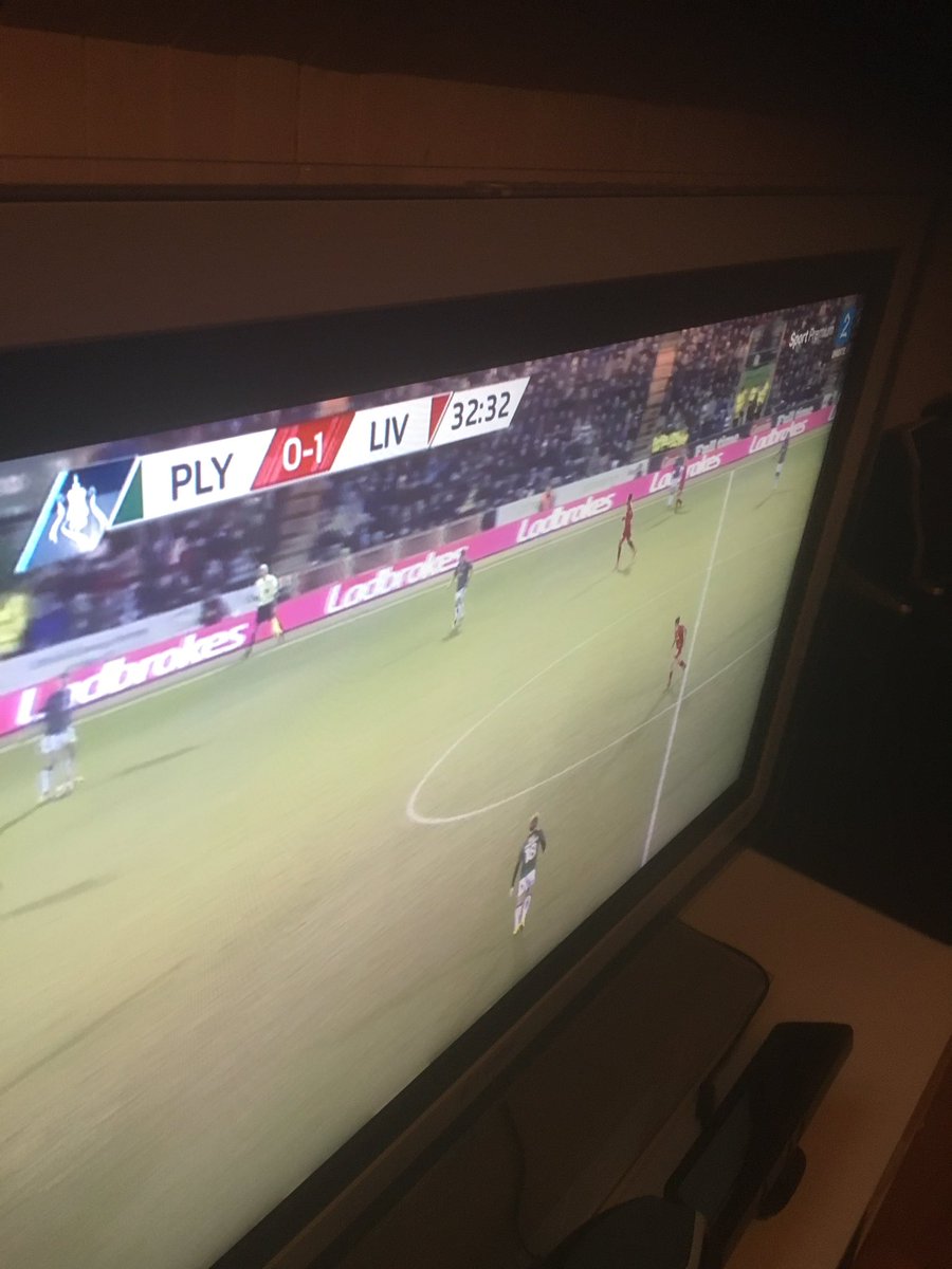 Remix1976's tweet photo. Makan til tvers av kommentator. Small talk mellom sjansene er like engasjerende som å se på gresset gror.  #2pl @2sporten @cliffern https://t.co/q5Y7yV6Qi2