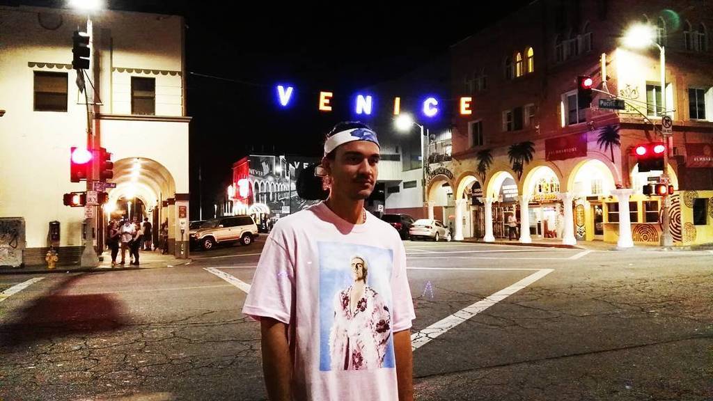 sasalang's tweet photo. Nostalgic nights 🎴♠➰ #venice #nights #ricflair #Langor #langorclothing #pink #losangeles #… https://t.co/eMm4CoHUte https://t.co/OpFcs1x3vO