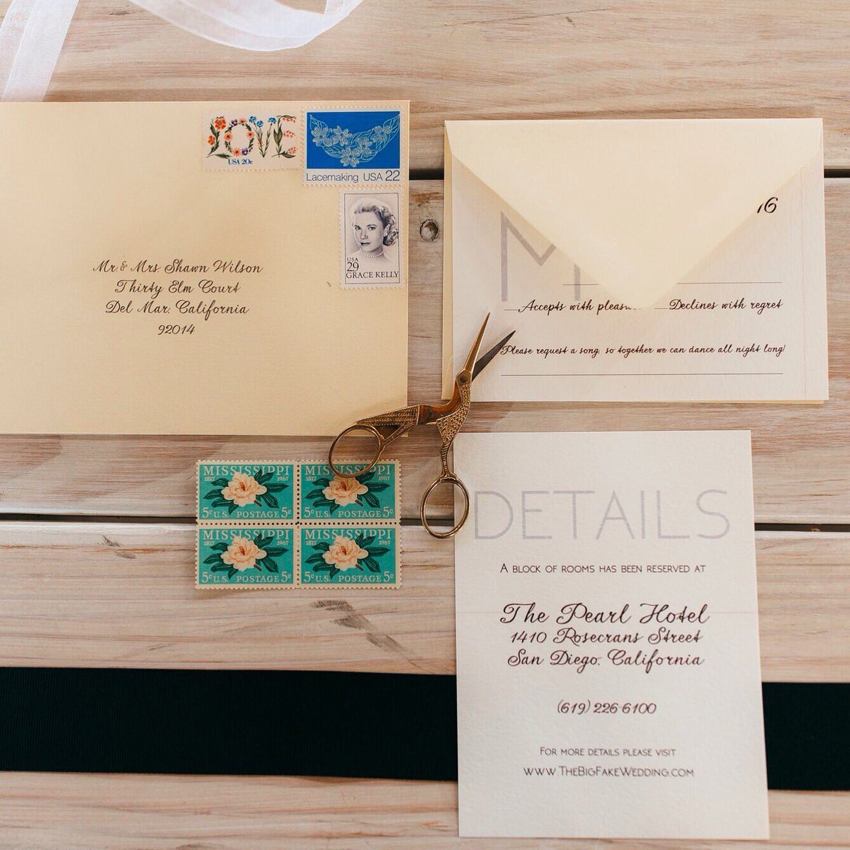 DavisPaperie's tweet image. One was not enough of these beauties. Thanks KNDM Co. for the photo! #RuffledBlog #WeddingInvites #WeddingInvitations #TheBigFakeWedding