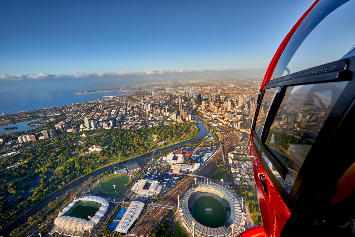 FdelValle's tweet photo. "@fabionodariph: Australia: RT Lensaloft: Spectacular office views above #AustralianOpen https://t.co/LkB38fr1DF #travel"