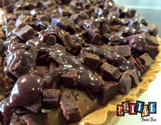 latttepostrebar's tweet photo. Estamos cerca de elecciones y aun nadie ofrece Chocolate!! Quieren nuestro voto??!! Ofrezcan #chocolate! 🍫😜🇪🇨#chocomotion https://t.co/xunXy9iK96