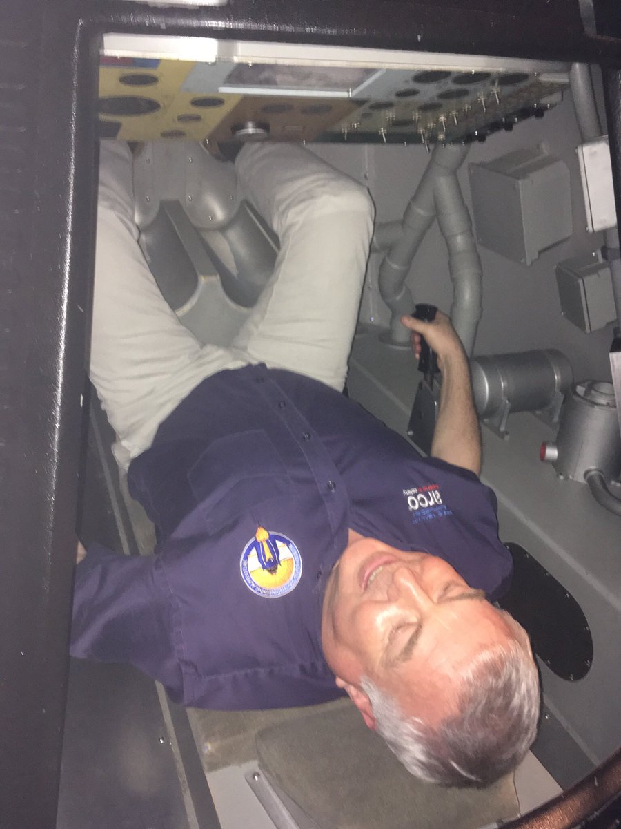 mikepford's tweet photo. @BLOODHOUND_Edu Wow so honoured tonight for #private #viewing #manythanks @GLScienceCtr @Schuellerman #apollocommandmodule #mercurycapsule 👌 https://t.co/ii5Lg5kc71
