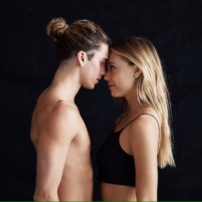 Logantvds's tweet photo. “Per il mio cuore basta il tuo petto Dalla mia bocca arriverà fino al cielo,ciò ch'era addormentato sulla tua anima.” https://t.co/OJ1XK2dnhN