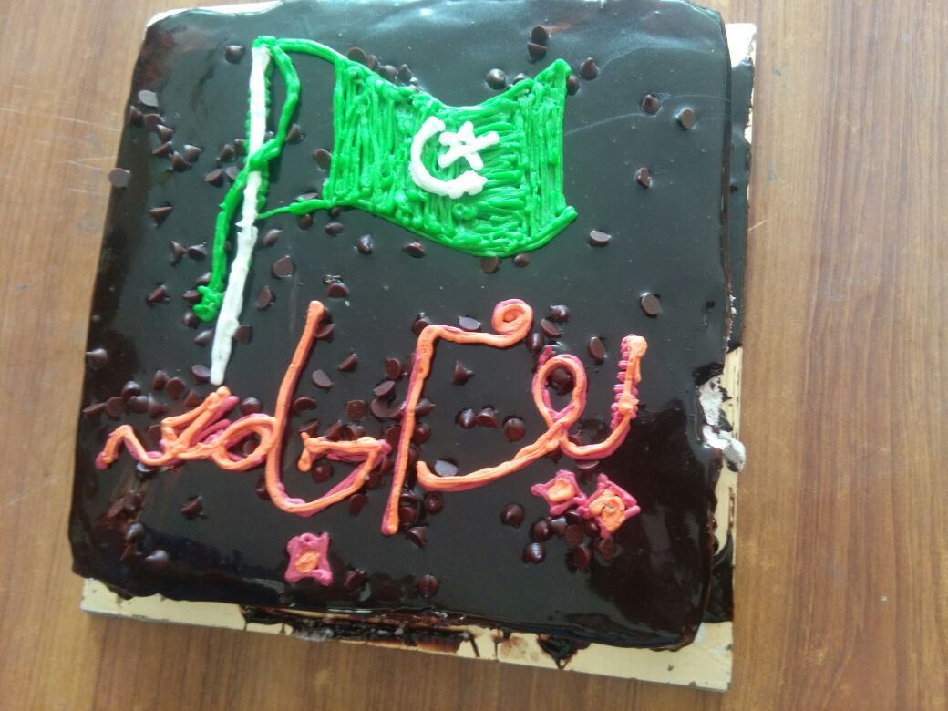 UOKAPMSO's tweet photo. KU Sector Celebrated 57th Foundation Day of UNIVERSITY OF KARACHI along with VC &amp; other honourable teachers @ Lobby 1st time in the History. https://t.co/curY0X7cfz