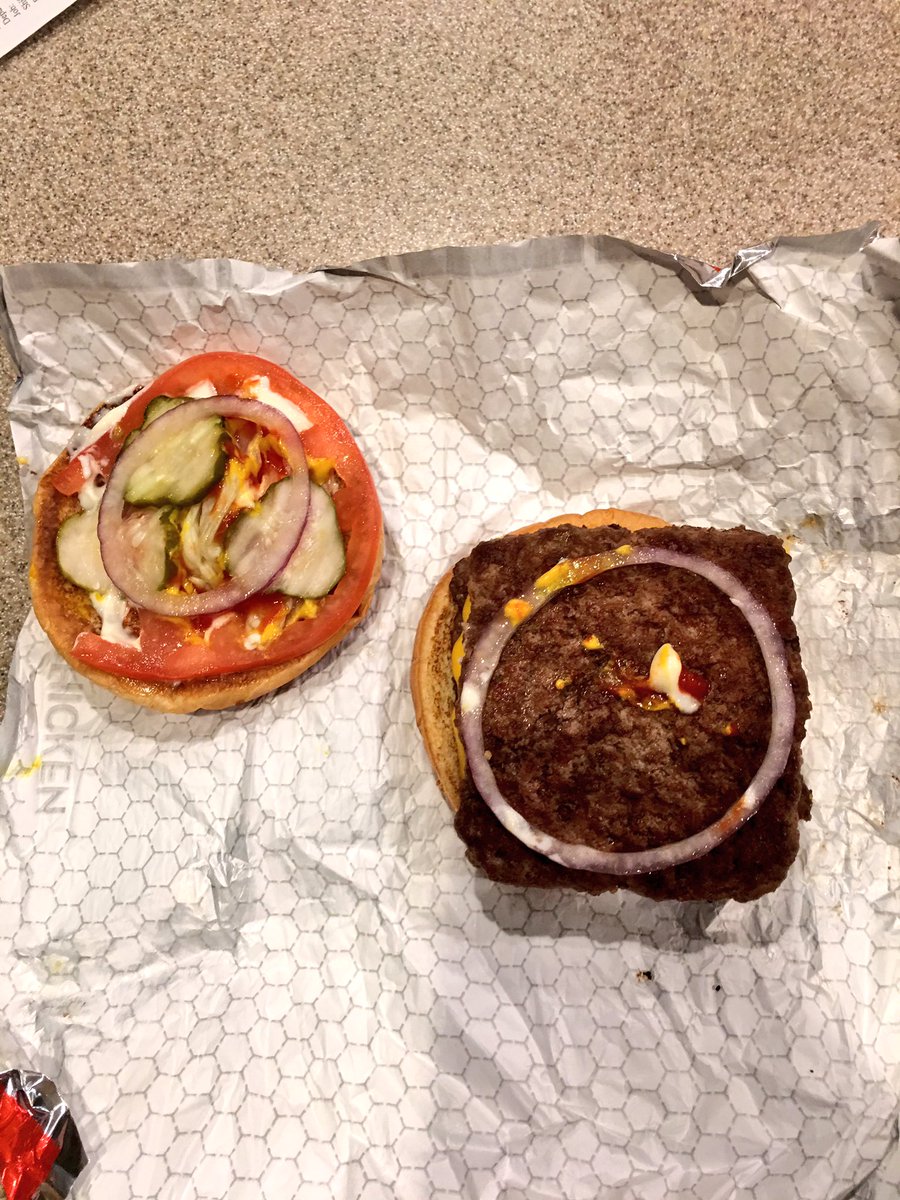 WadeCook's tweet image. #Wendys drive through.  When you ask for no ketchup, no onions and no tomatoes. Looks like you get what you get. #wendys #fail