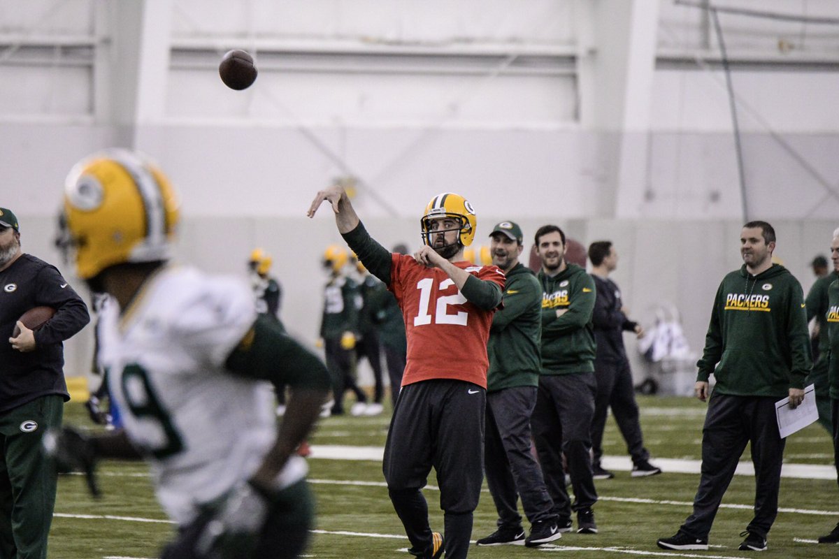 packers's tweet photo. Rodgers at work 🏈

#GBvsATL #GoPackGo https://t.co/aflNMDN7Ad