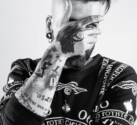 rpm080's tweet photo. @Blame_Label 💙#fashiondesigner
Arte, dicotomía en sus diseños,en sus colecciones
Sin etiquetas,sin roles de géneros🔝
#Blamelabel #streetwear https://t.co/v949mPoOcF