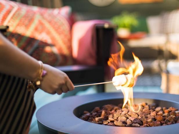 PeninsulaSiding's tweet photo. Don't let the cold weather keep you indoors! Keep warm with an outdoor fire pit! #outdoors #exteriordesign #hgtv https://t.co/fLwR4dA5dg? https://t.co/0EdWbOnPVp