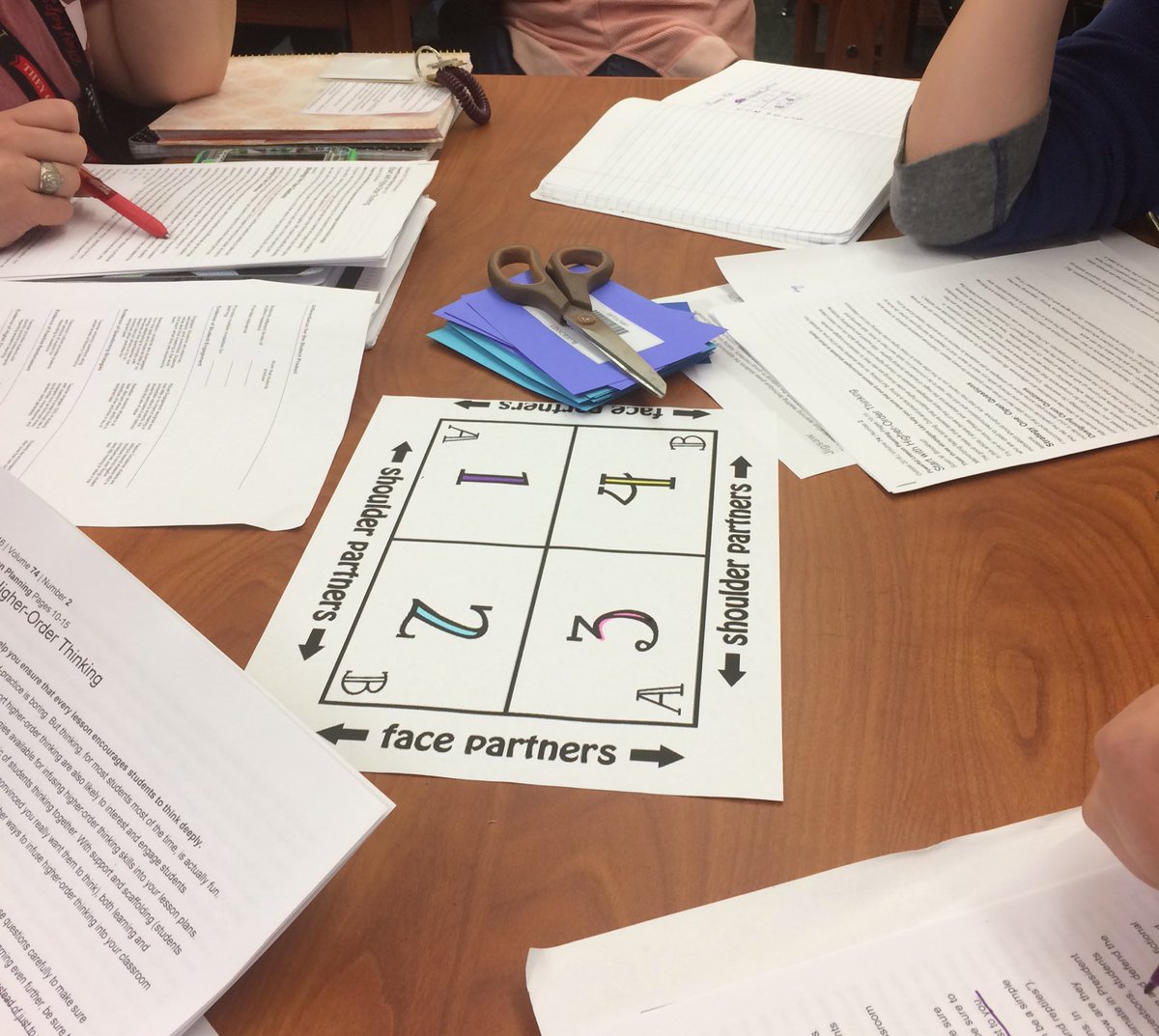 BluebonnetLions's tweet photo. Bluebonnet teachers use Kagan Mats to participate in a Jigsaw activity! #BBElearns #alwayslearning #RightNowLISD https://t.co/0eG7y7NMS3