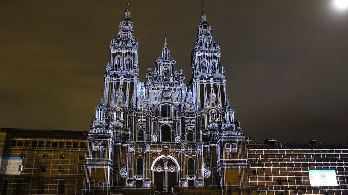 cmm_cenart's tweet photo. #VideoMapping Una experiencia visual. Aquí el video de uno de los mejores video mapping sobre edificios https://t.co/jGQxYZ1xoH https://t.co/uJzEQ6q9ZO