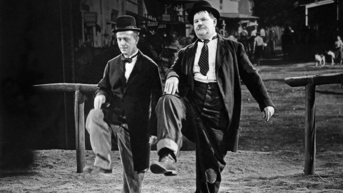 TheFunnySide's tweet photo. Oliver Hardy (Norvell Hardy) was born on 18 January 1892.
#LaurelAndHardy #TheMusicBox #AnotherFineMess #WayOutWest #ComedyCalendar https://t.co/mLPHi9NAgL