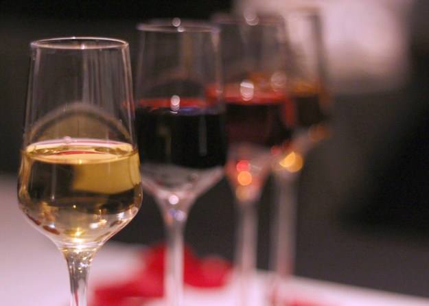 DelawareOnTap's tweet image. Wine + dessert = YUM! Enjoy 4 @HarvRidgeWinery &amp;amp; 4 small plates at @HarvRidgeWinery Dessert Wine Pairing on Jan 21: ow.ly/YCF73081Y9Y