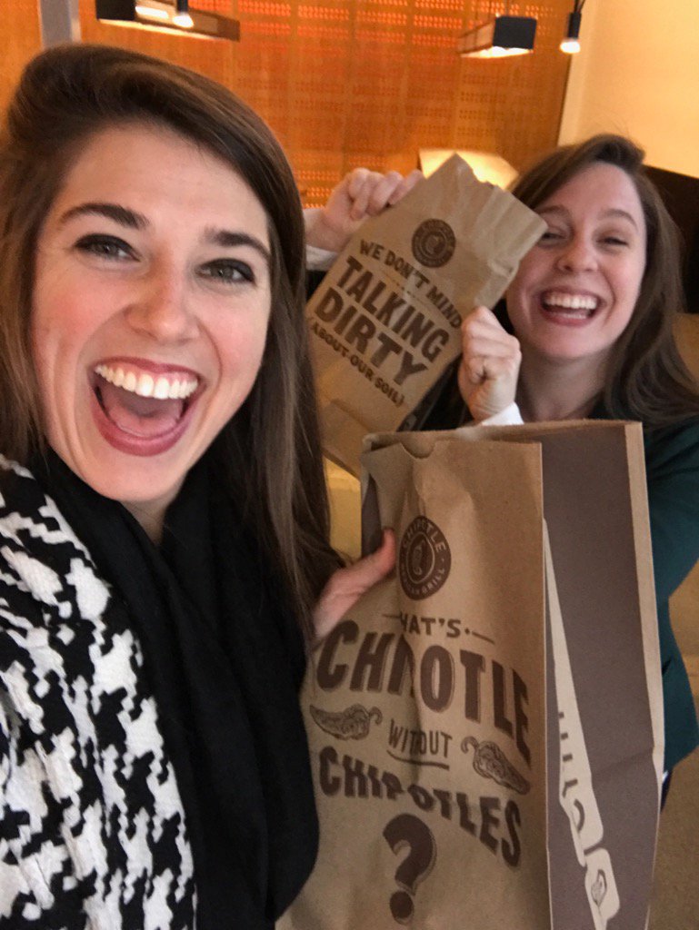 CMN_Jenny's tweet photo. Couldn't be in Indy without stopping by @Chipotle for @BUDM_ButlerU % night with @emilyphipps10! #CauseAnEffect https://t.co/7j7ad95Txe
