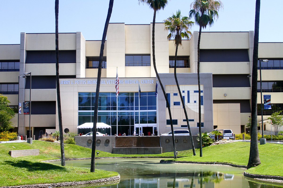 VVTransit's tweet photo. VVTA #transit partner provides direct connections to @VALomaLinda from #VVTA15 #Victorville stop https://t.co/Q94B4jcY5x https://t.co/js2gL3bHcC