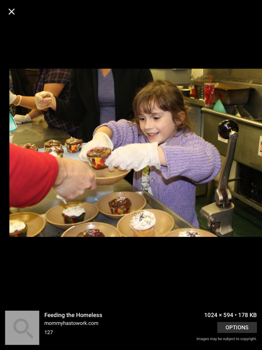 HelpHomeless_1's tweet image. This is a small kid helping a soup kitchen. If a little kid like this can help the homeless then anyone can.