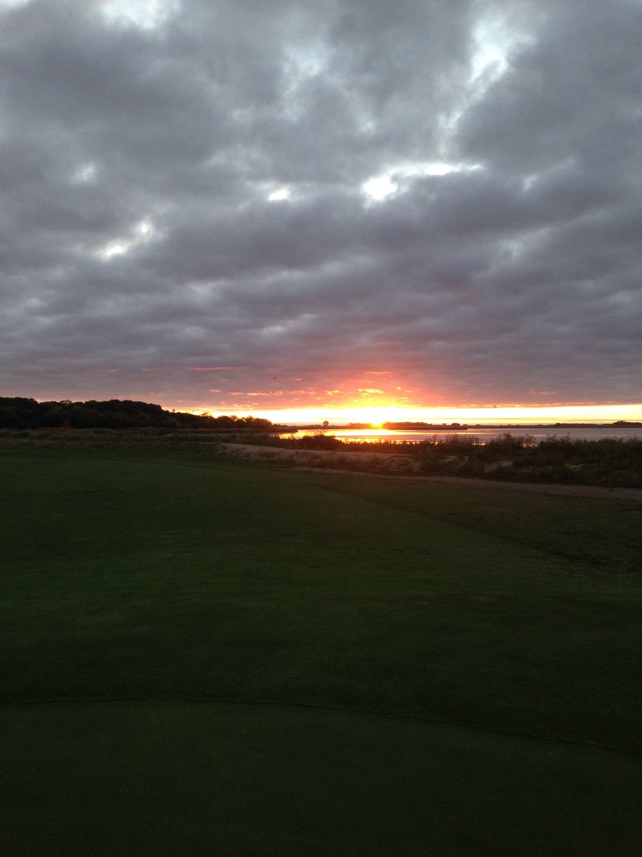 Crouutt's tweet photo. Missing summer days ⛳️ #olb https://t.co/h0xRch38bp