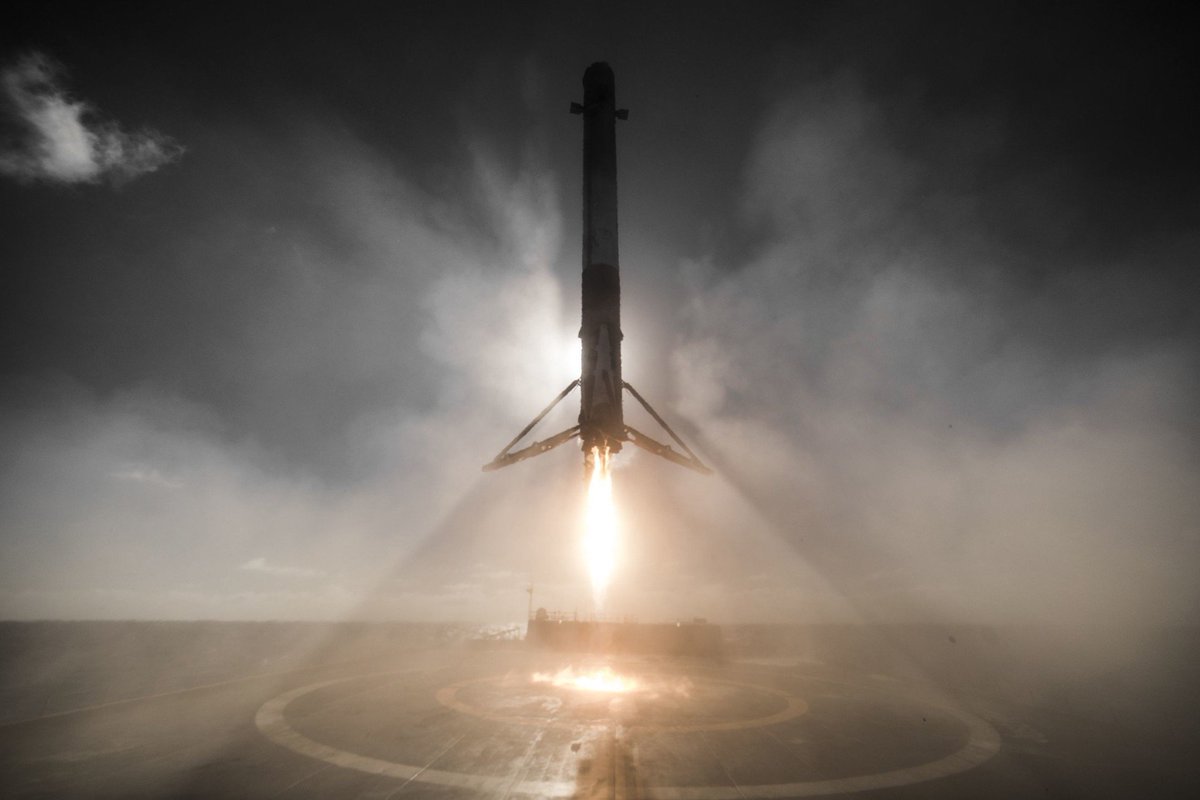 SpaceX caught a dramatic photo of this weekend’s rocket landing

flip.it/EfkHEF