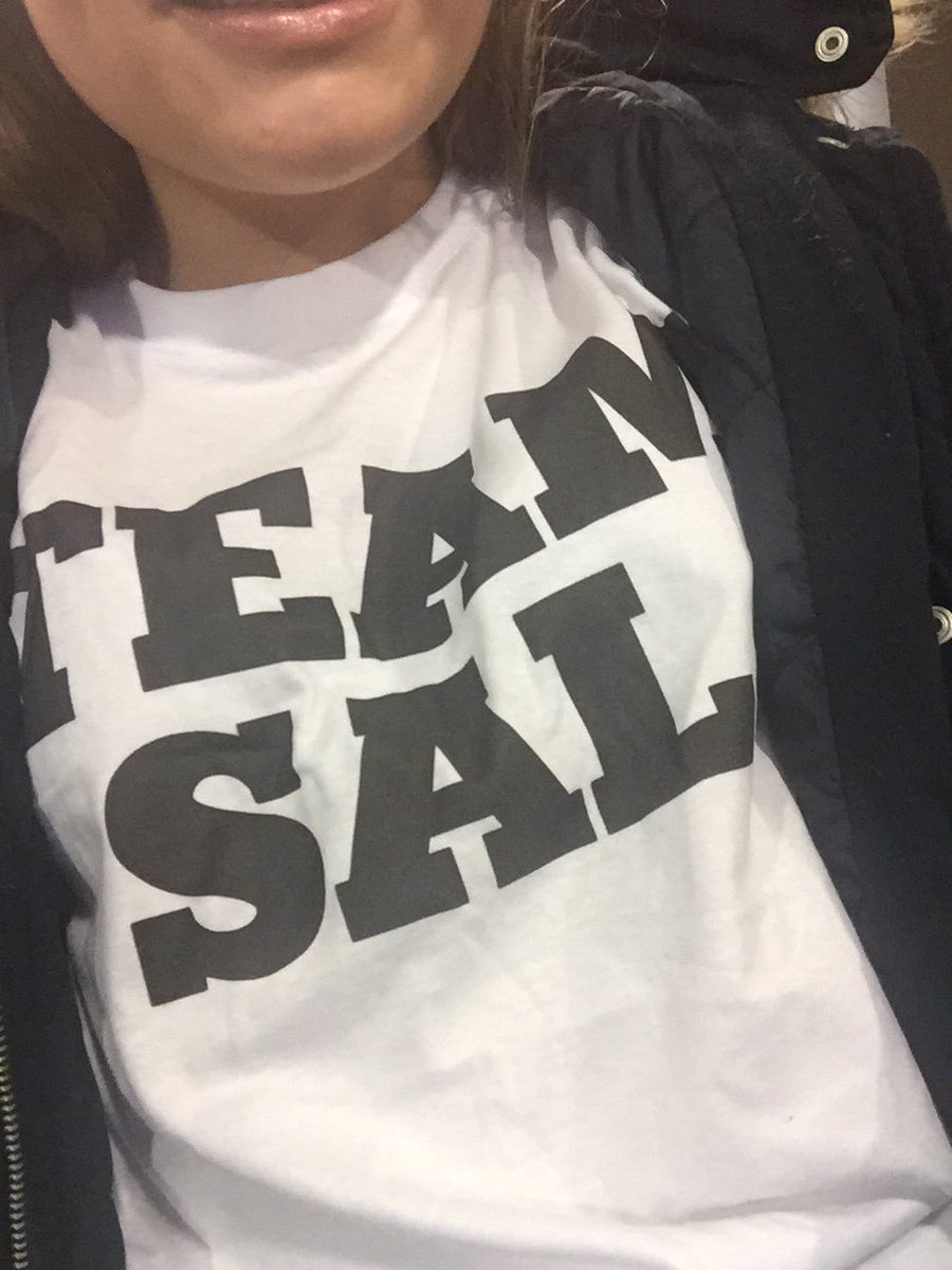 JokersFanUK's tweet photo. had a great night on Sunday!! Such a hilarious show😂😂💙 @Joe_Gatto @jamessmurray @BQQuinn @SalVulcano https://t.co/8TP1awQVX4
