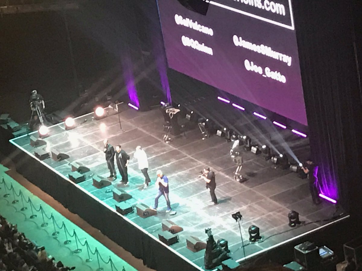 JokersFanUK's tweet photo. had a great night on Sunday!! Such a hilarious show😂😂💙 @Joe_Gatto @jamessmurray @BQQuinn @SalVulcano https://t.co/8TP1awQVX4
