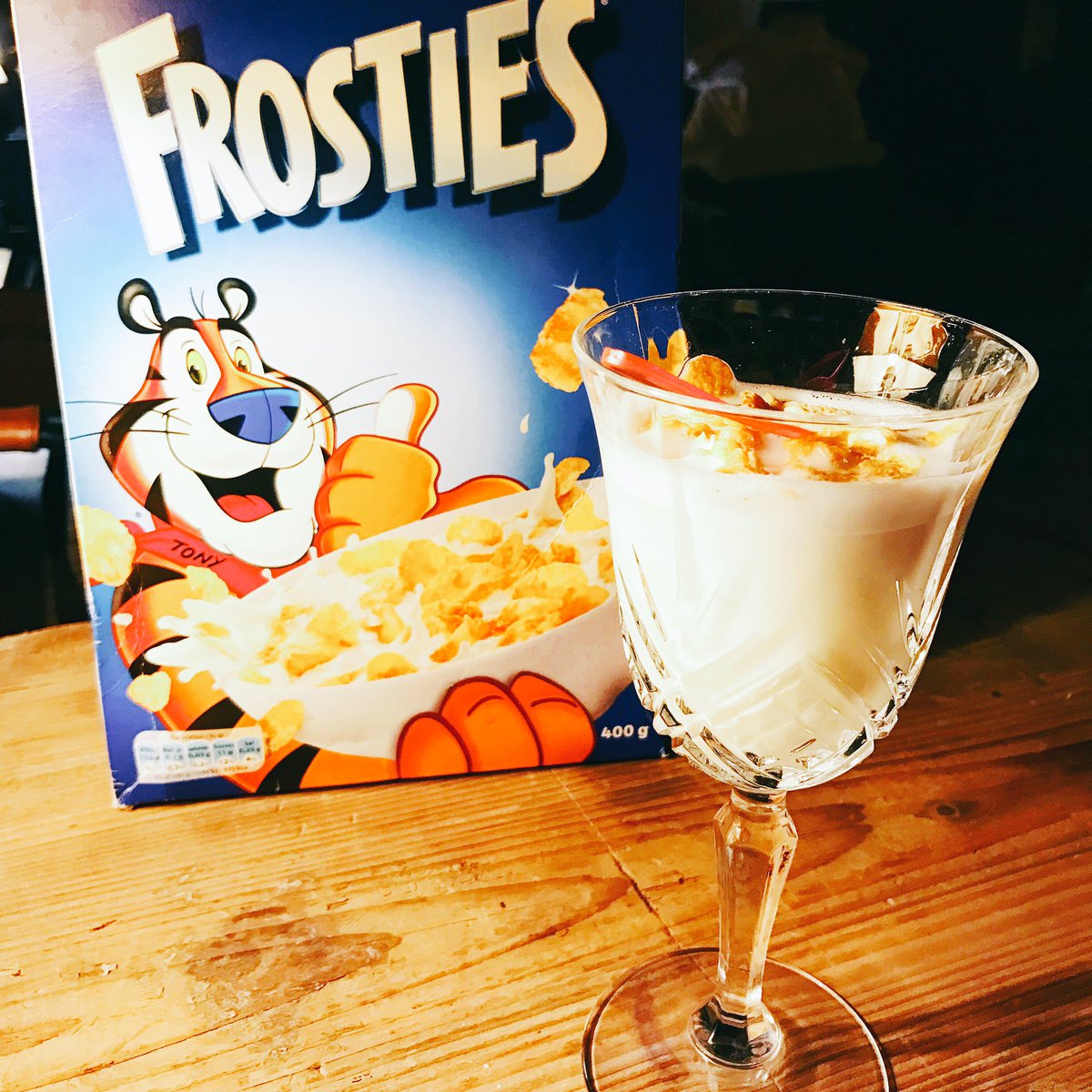 lamaisonsage's tweet photo. GOT MILK ?
⚡️🍸⚡️
Découvrez le cocktail KRINGER BREAKFAST !!!
#lamaisonsage #cocktails #kringer #frosties #cereals #bar #lamaisonsage https://t.co/Yh2Uixgy4x