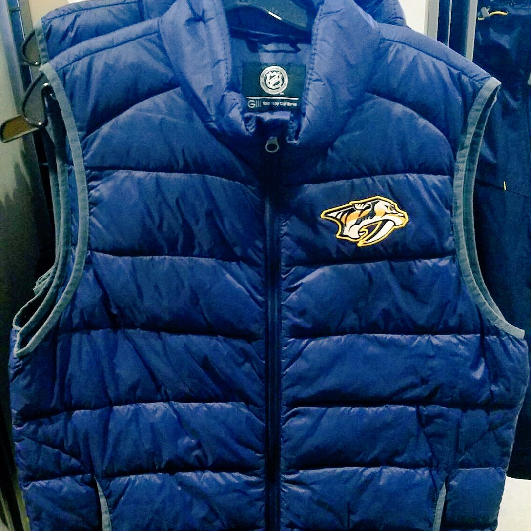 NSHLockerRoom's tweet photo. No matter what the Tennessee weather decides to do in January - a vest is always acceptable! #layers #predsgear           ❄️☔️🌧 https://t.co/R24omFdPij