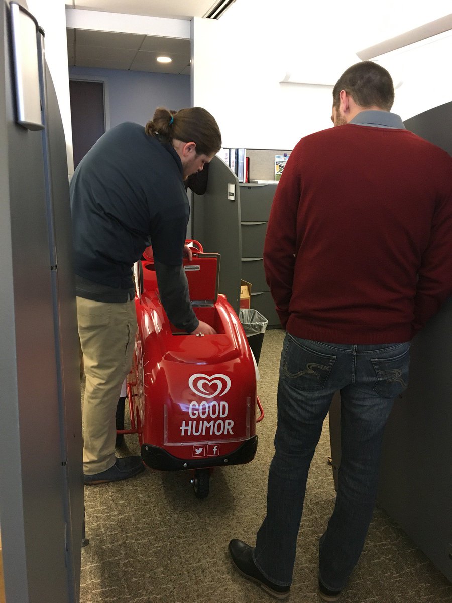 ElementFleet's tweet photo. Sweet treats from @GoodHumor were a big hit in the office today #pocketsoffun #empoweringextraordinary #fleet #OneElement https://t.co/WuwrTfB4Xr